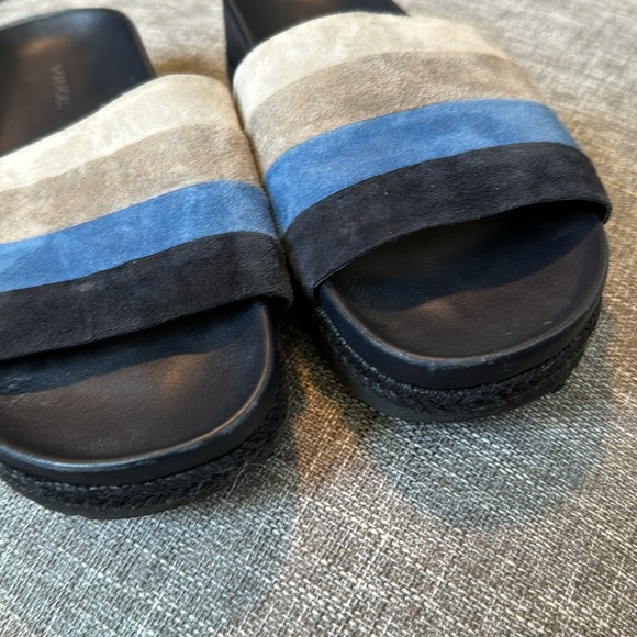 VINCE Alisa Color-block Leather Slide Sandals Sz 8
7 - Picture 3 of 7